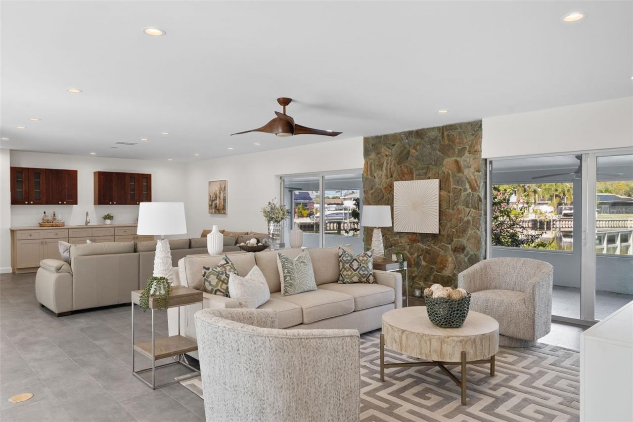 5173 Horseshoe Place, Saint Petersburg, FL 33703 Photo