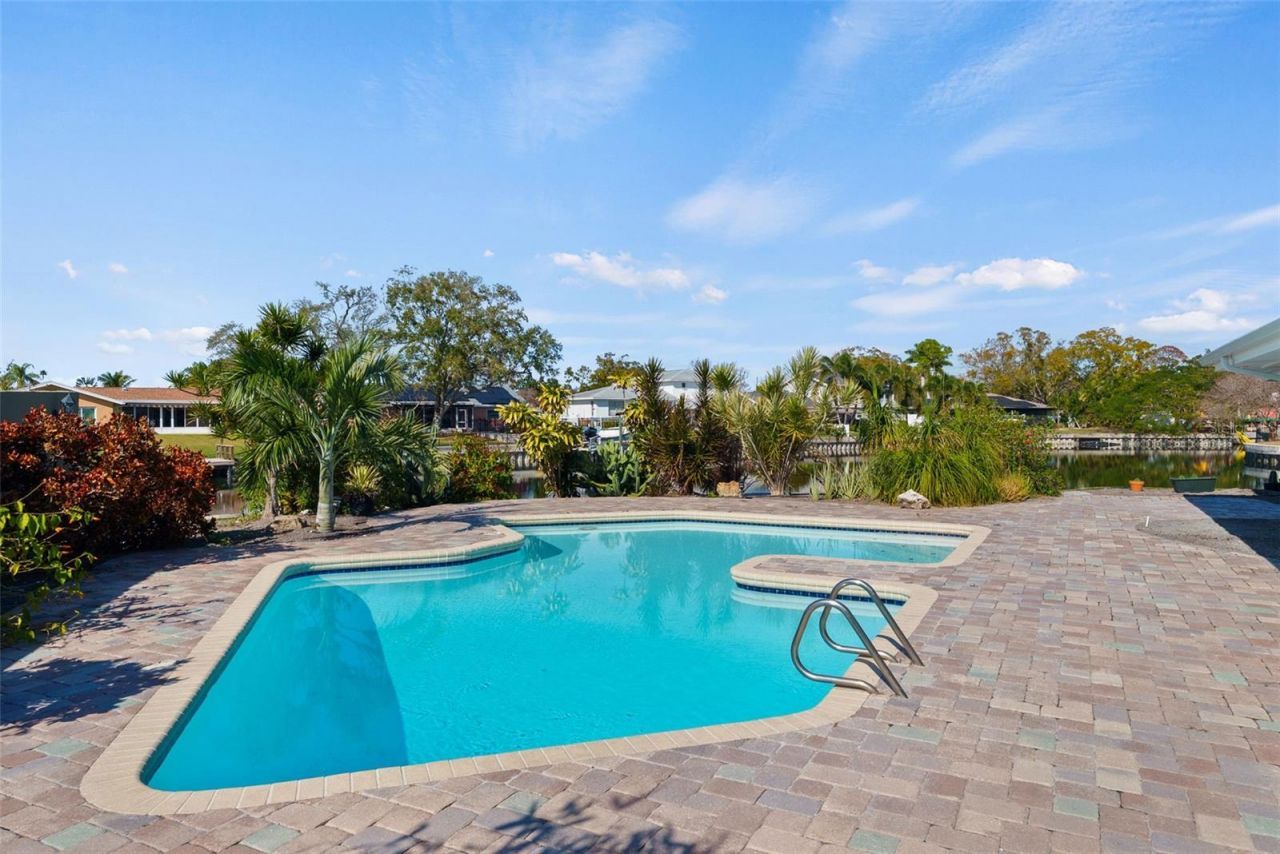 5173 Horseshoe Place, Saint Petersburg, FL 33703 Photo