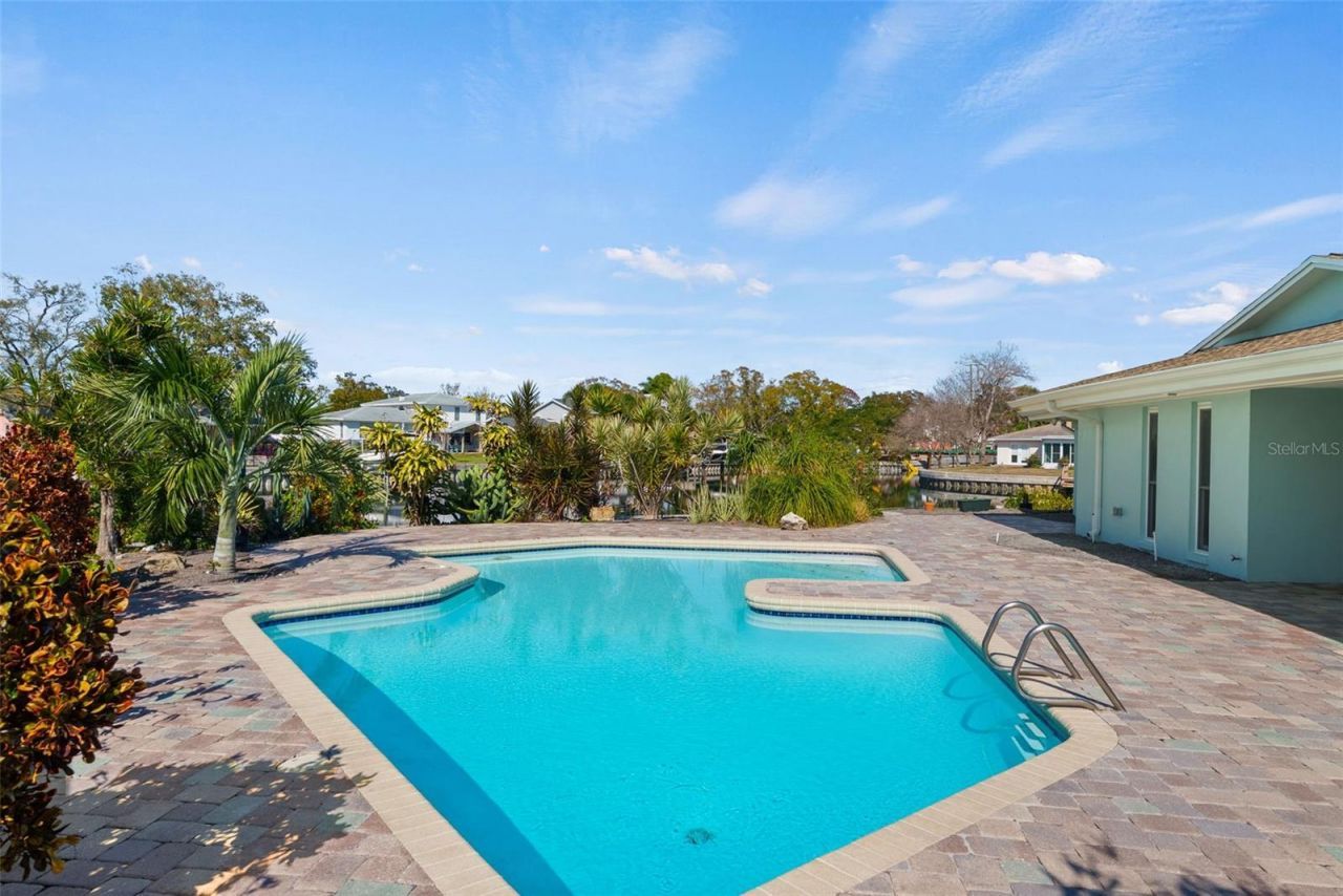 5173 Horseshoe Place, Saint Petersburg, FL 33703 Photo