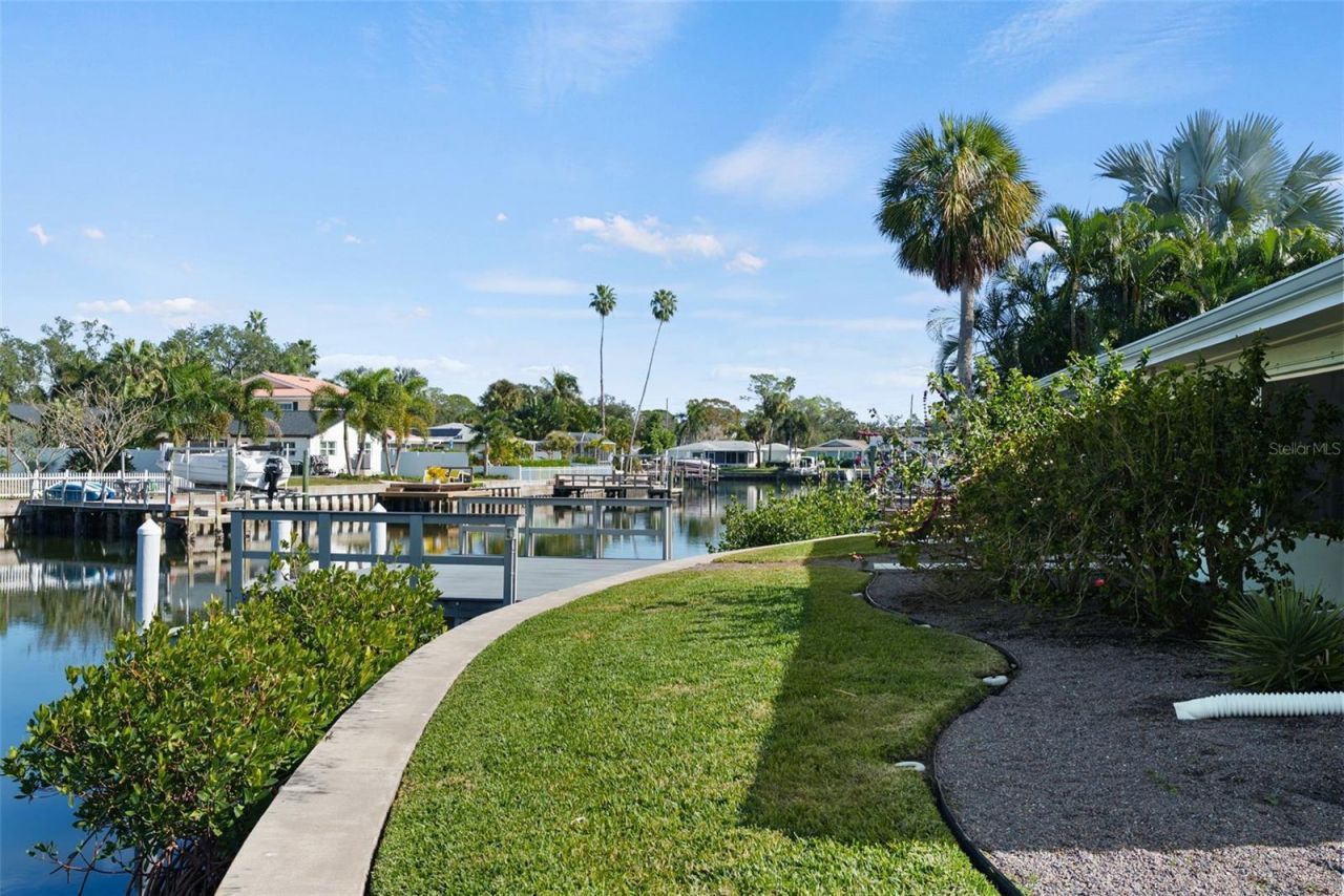 5173 Horseshoe Place, Saint Petersburg, FL 33703 Photo