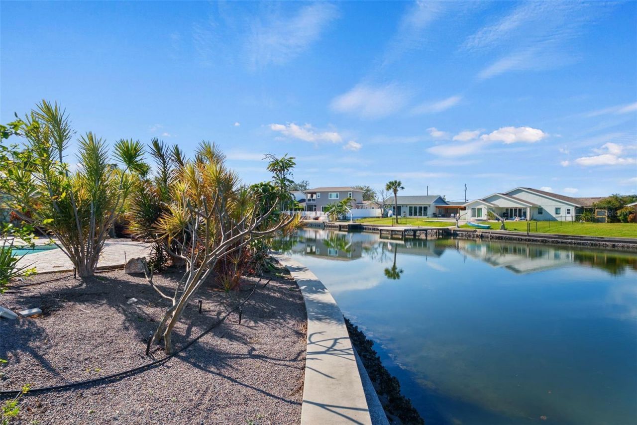 5173 Horseshoe Place, Saint Petersburg, FL 33703 Photo