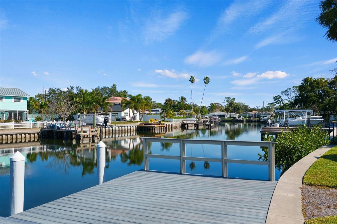 5173 Horseshoe Place, Saint Petersburg, FL 33703 Photo