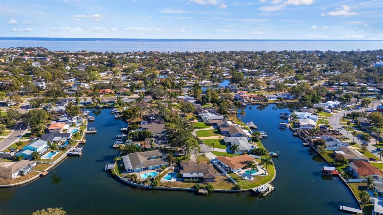 5173 Horseshoe Place, Saint Petersburg, FL 33703 Photo