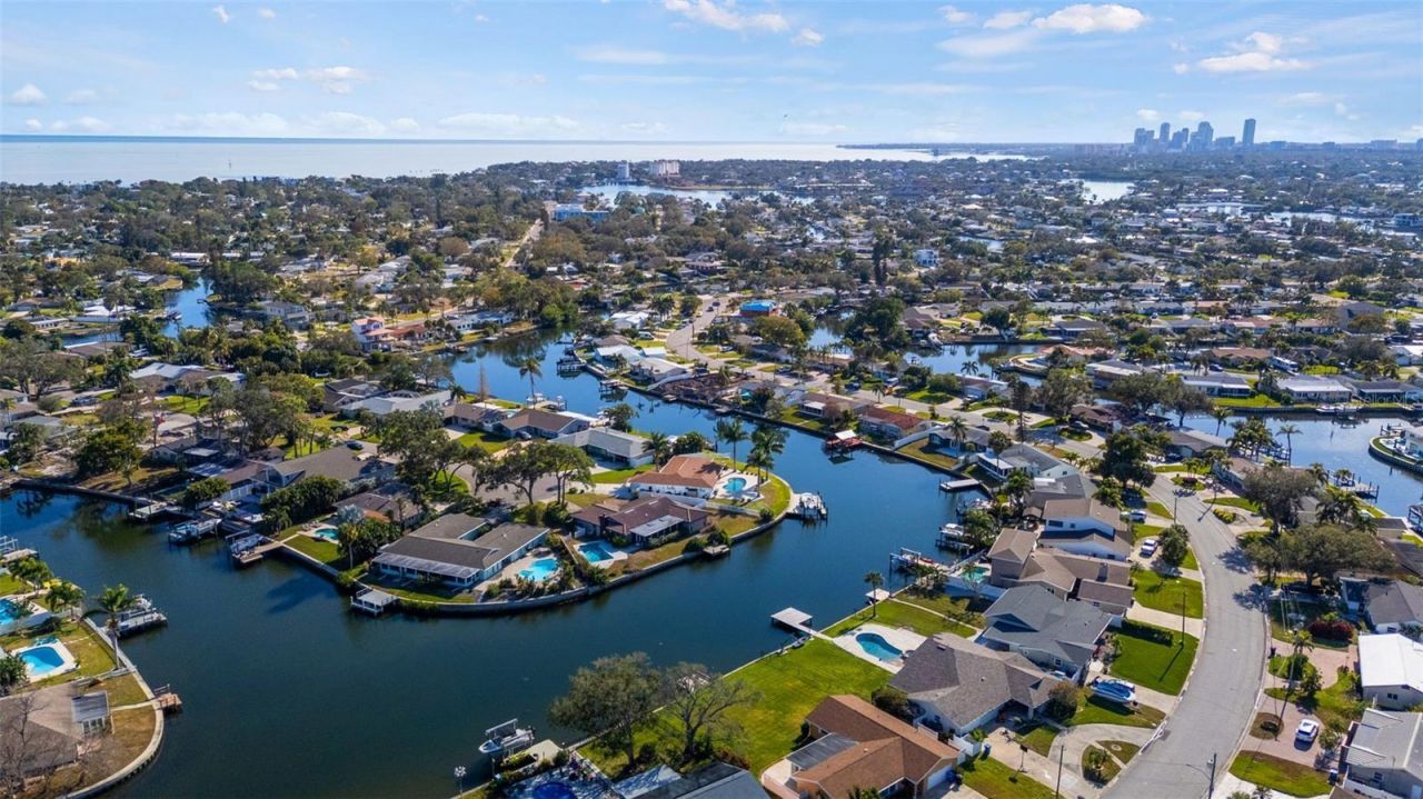 5173 Horseshoe Place, Saint Petersburg, FL 33703 Photo