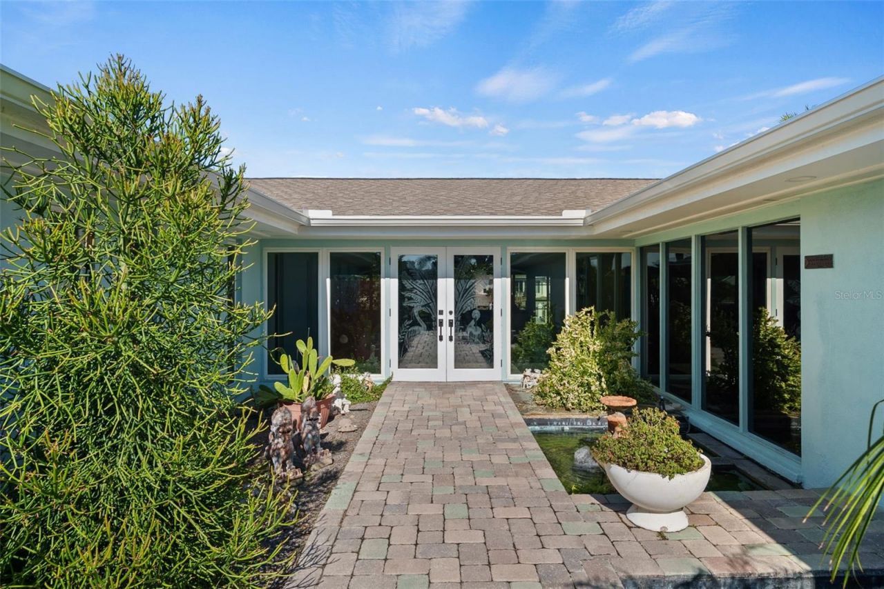 5173 Horseshoe Place, Saint Petersburg, FL 33703 Photo