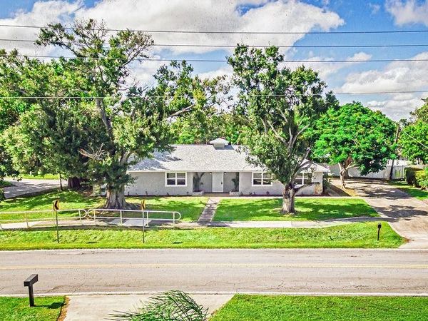 300 Riomar Drive, Port St. Lucie, FL 34952