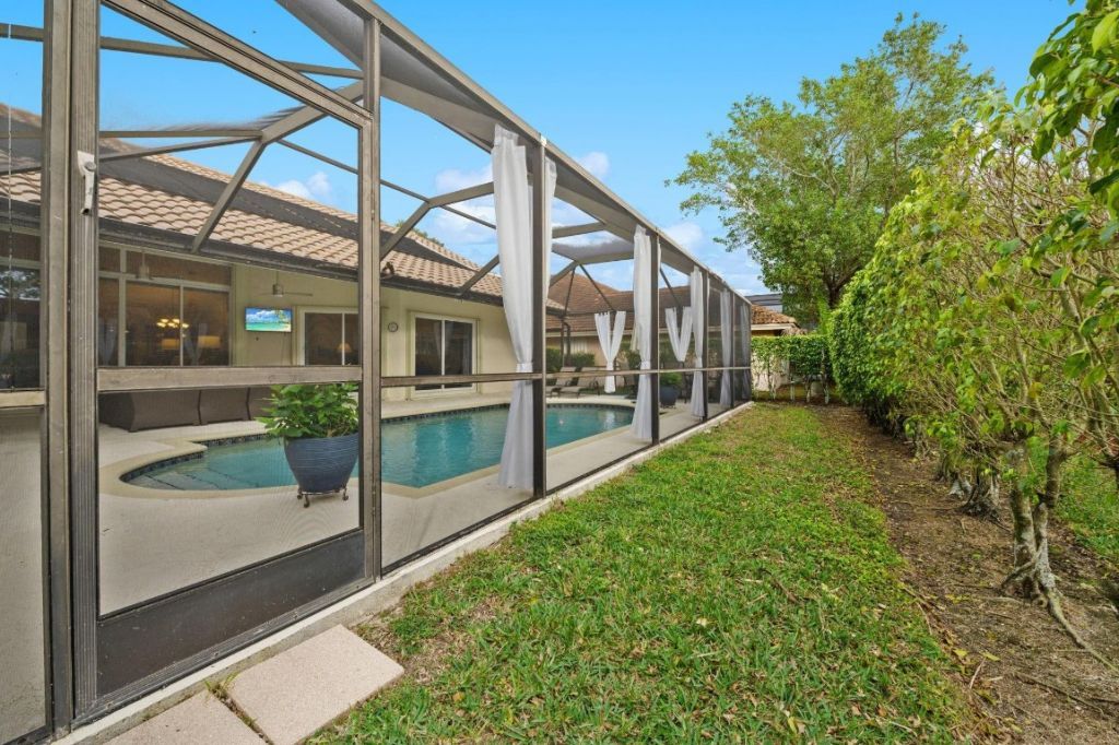 732 Crescent Way, Weston, FL 33326 Photo