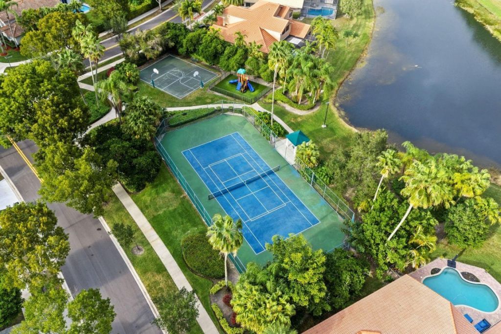 732 Crescent Way, Weston, FL 33326 Photo