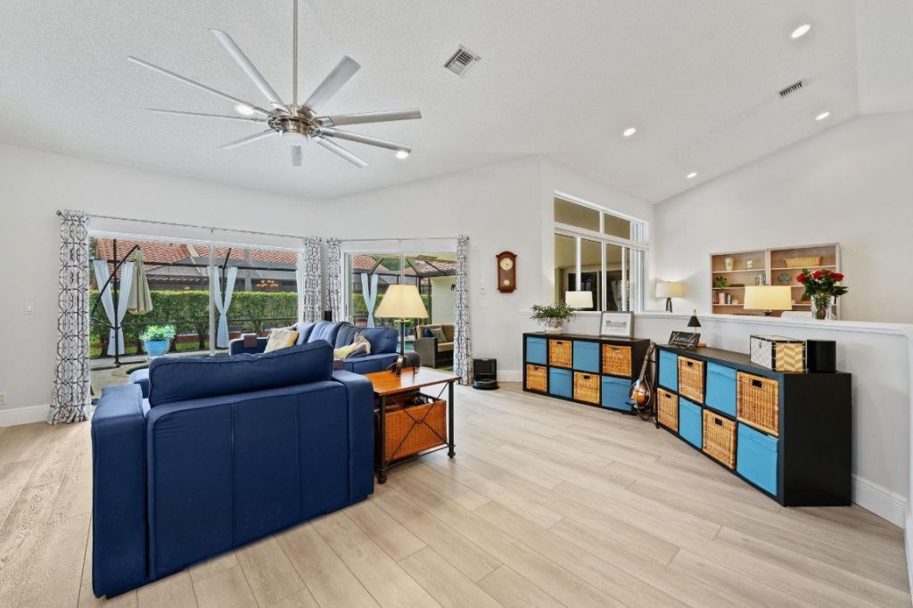 732 Crescent Way, Weston, FL 33326 Photo