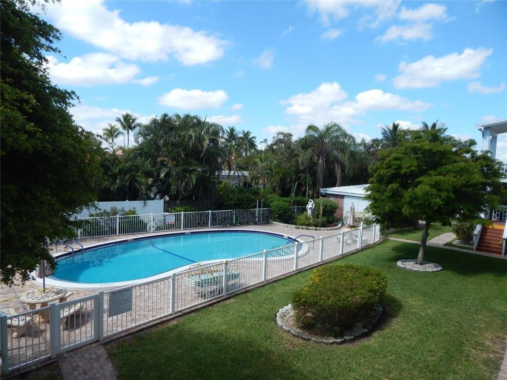 224 Hibiscus Avenue, Unit 250, Lauderdale by the Sea, FL 33308 Photo
