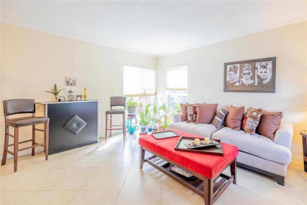 224 Hibiscus Avenue, Unit 250, Lauderdale by the Sea, FL 33308 Photo