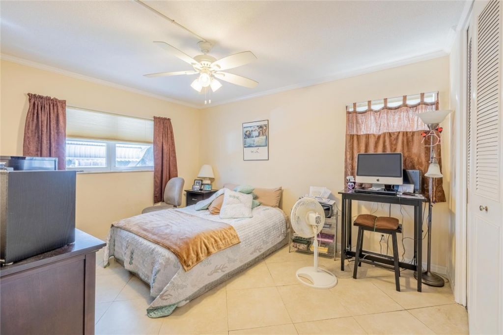 224 Hibiscus Avenue, Unit 250, Lauderdale by the Sea, FL 33308 Photo