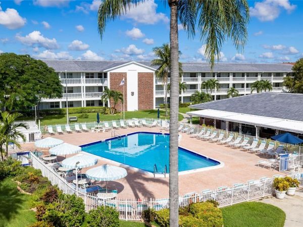 2453 NE 51st St, Unit D-306, Fort Lauderdale, FL 33308