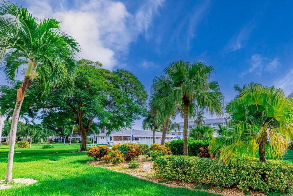 2453 NE 51st Street, Unit D-306, Fort Lauderdale, FL 33308 Photo