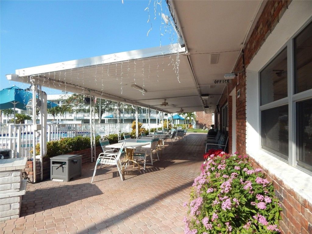 2453 NE 51st Street, Unit D-306, Fort Lauderdale, FL 33308 Photo