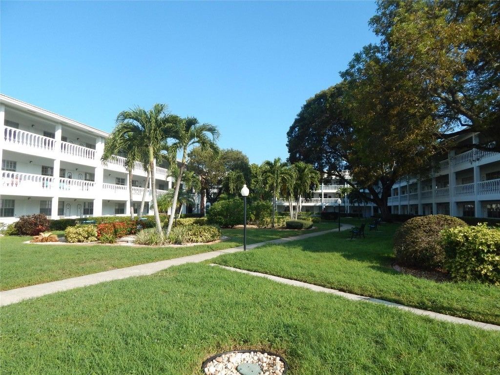2453 NE 51st Street, Unit D-306, Fort Lauderdale, FL 33308 Photo