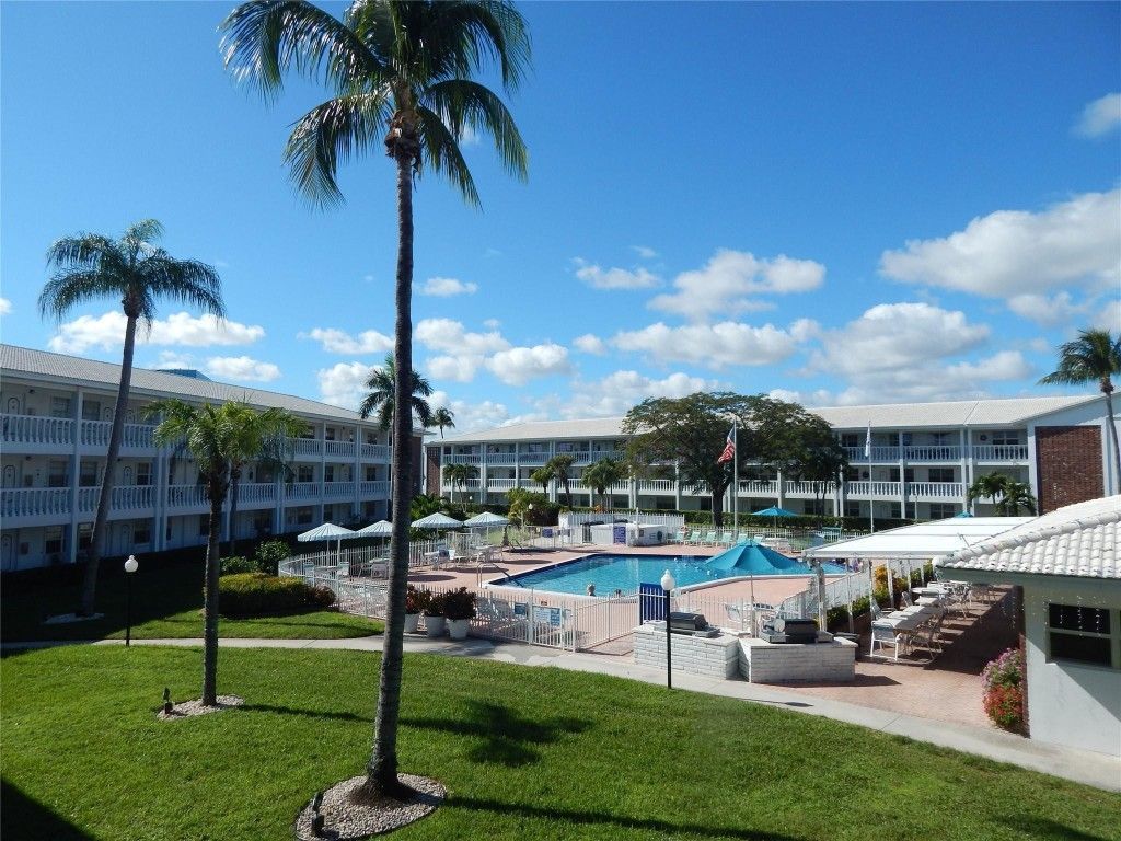2453 NE 51st Street, Unit D-306, Fort Lauderdale, FL 33308 Photo