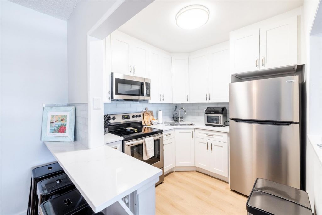 2453 NE 51st Street, Unit D-306, Fort Lauderdale, FL 33308 Photo