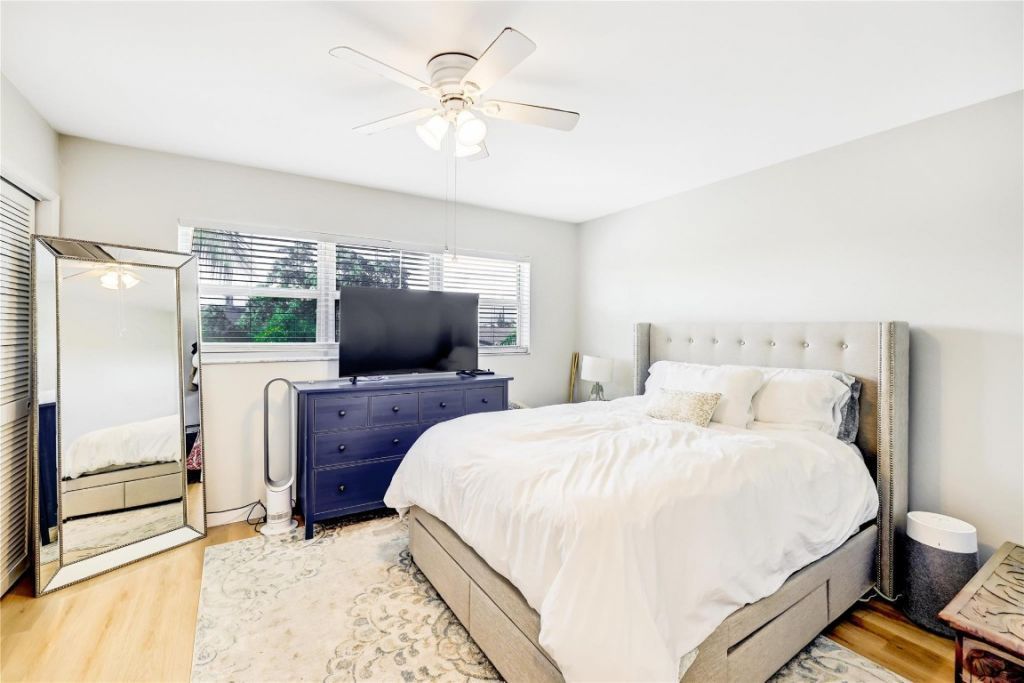 2453 NE 51st Street, Unit D-306, Fort Lauderdale, FL 33308 Photo