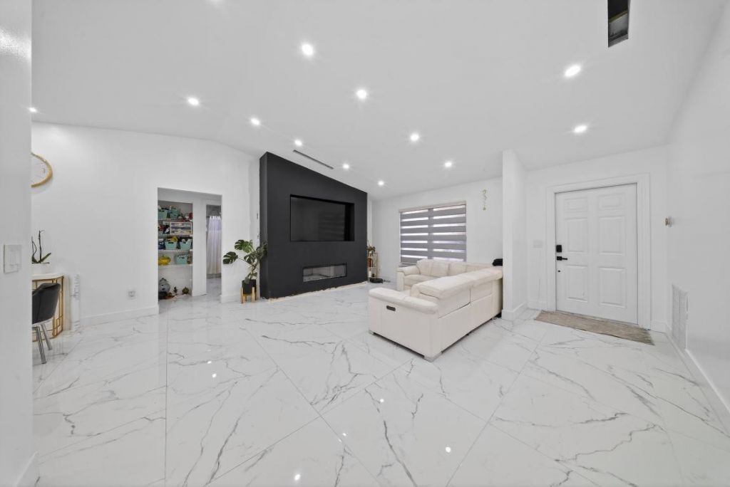 849 Camellia Drive, Royal Palm Beach, FL 33411 Photo