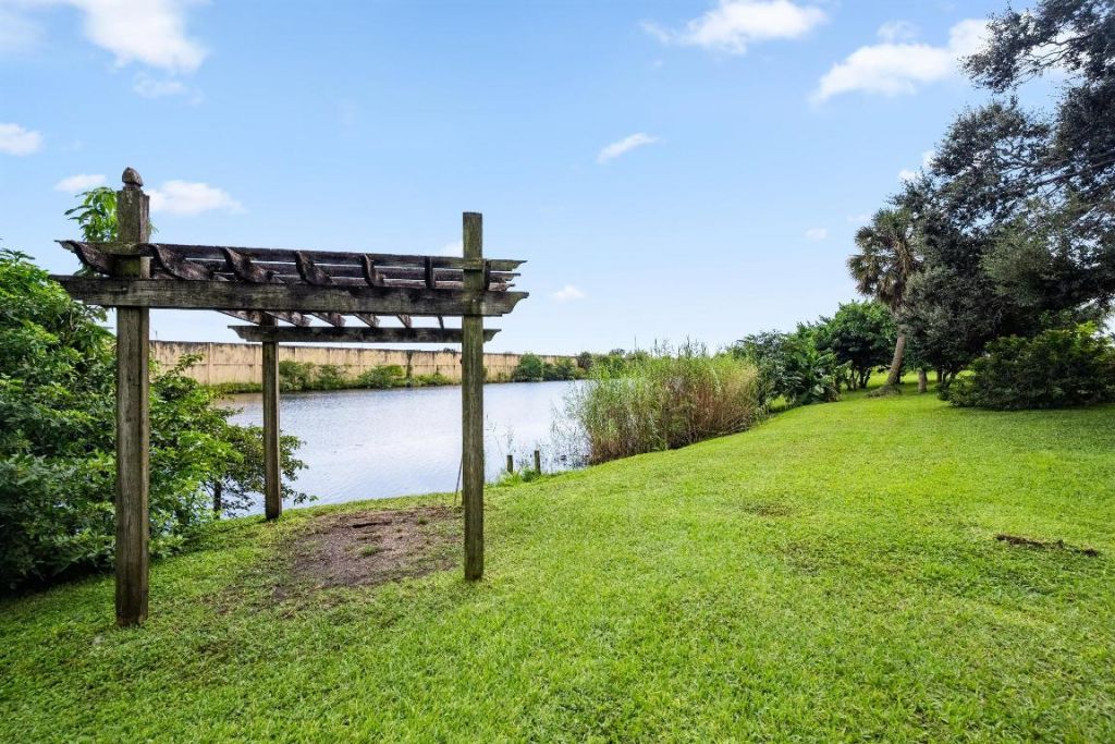 6400 Carambola Circle, West Palm Beach, FL 33406 Photo