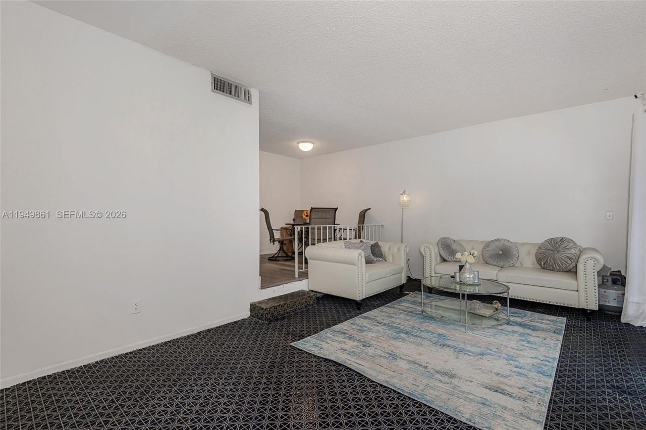 1501 NW 90th Way, Unit 1501, Pembroke Pines, FL 33024 Photo