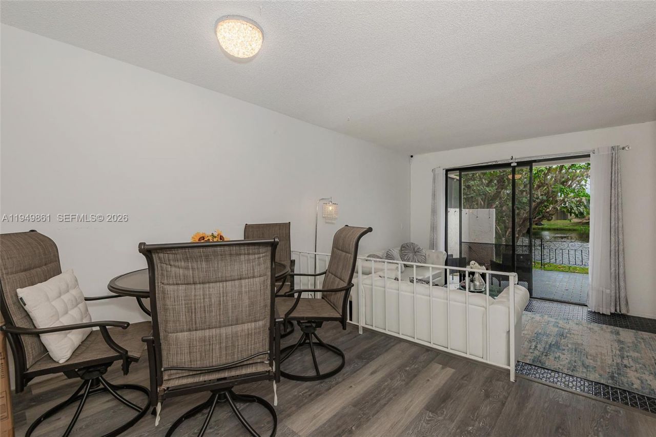 1501 NW 90th Way, Unit 1501, Pembroke Pines, FL 33024 Photo