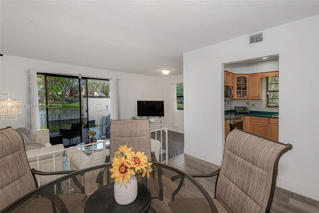 1501 NW 90th Way, Unit 1501, Pembroke Pines, FL 33024 Photo