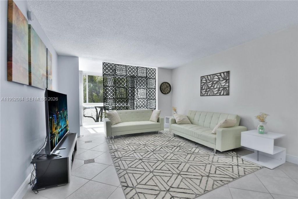 2999 NW 48th Ave , Unit 438, Lauderdale Lakes, FL 33313 Photo