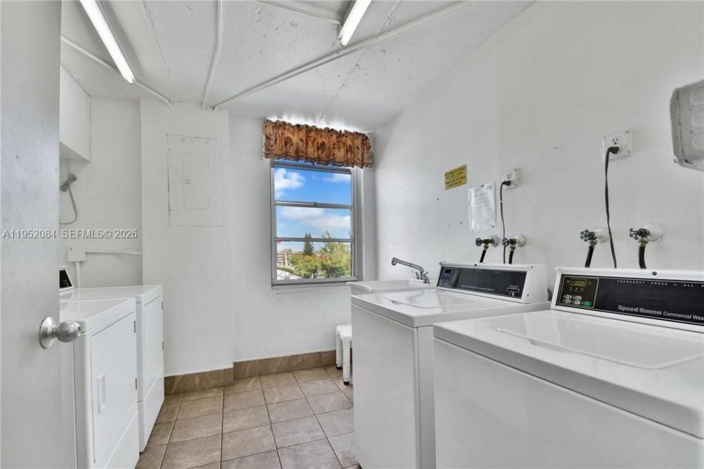 2999 NW 48th Ave , Unit 438, Lauderdale Lakes, FL 33313 Photo