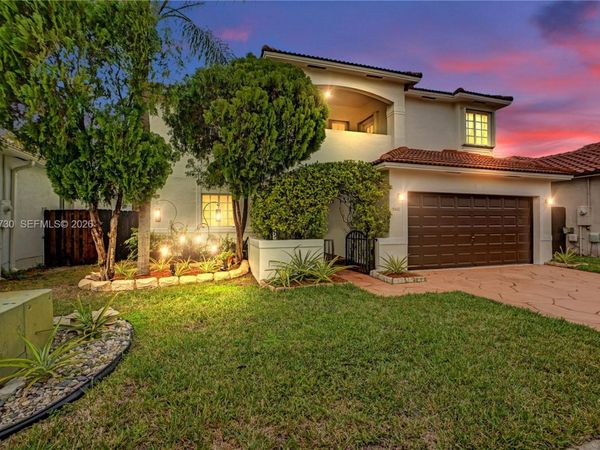 5502 SW 162nd Pl, Miami, FL 33185