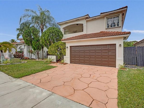 5502 SW 162nd Pl, Miami, FL 33185