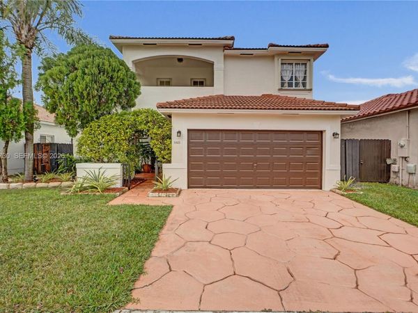 5502 SW 162nd Pl, Miami, FL 33185