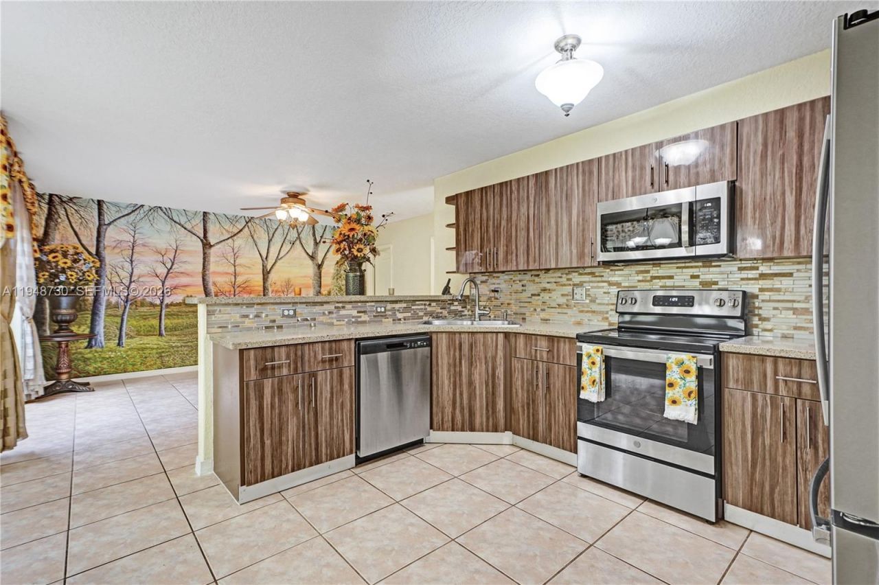 5502 SW 162nd Pl, Miami, FL 33185 Photo