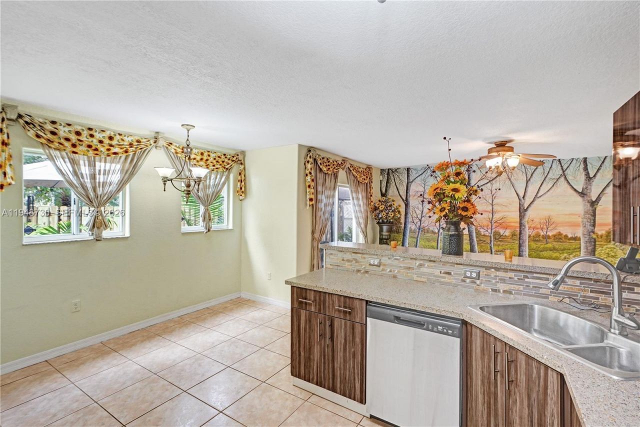 5502 SW 162nd Pl, Miami, FL 33185 Photo