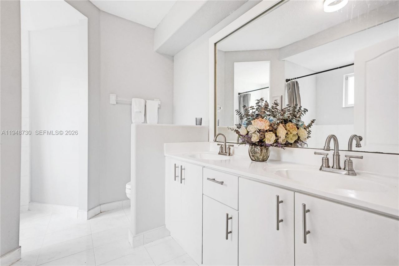 5502 SW 162nd Pl, Miami, FL 33185 Photo