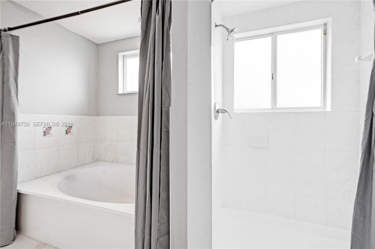 5502 SW 162nd Pl, Miami, FL 33185 Photo