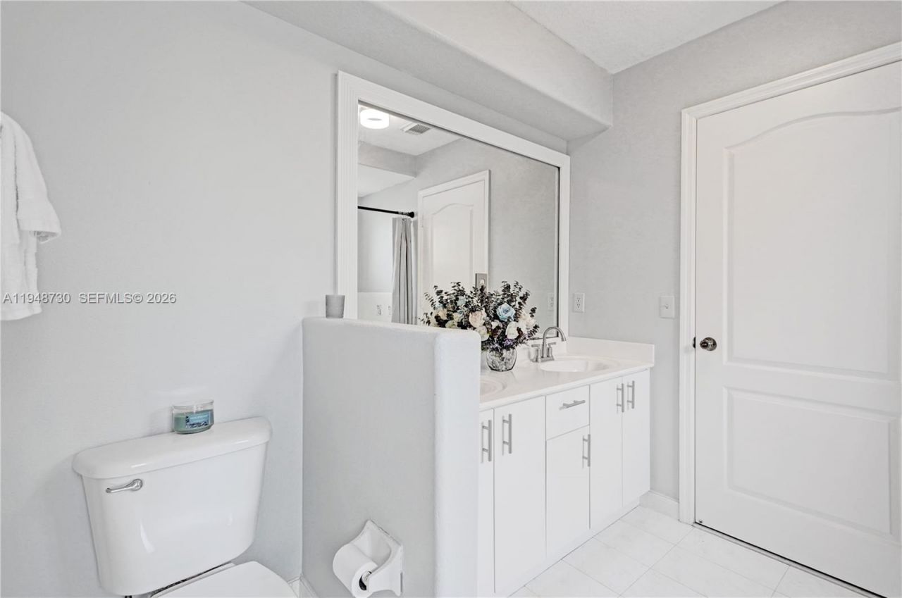 5502 SW 162nd Pl, Miami, FL 33185 Photo