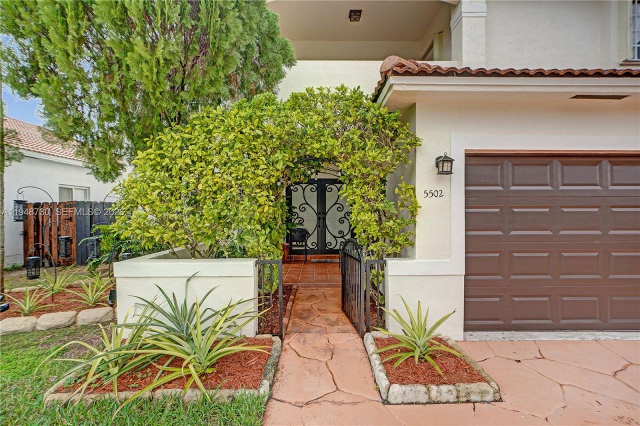 5502 SW 162nd Pl, Miami, FL 33185 Photo