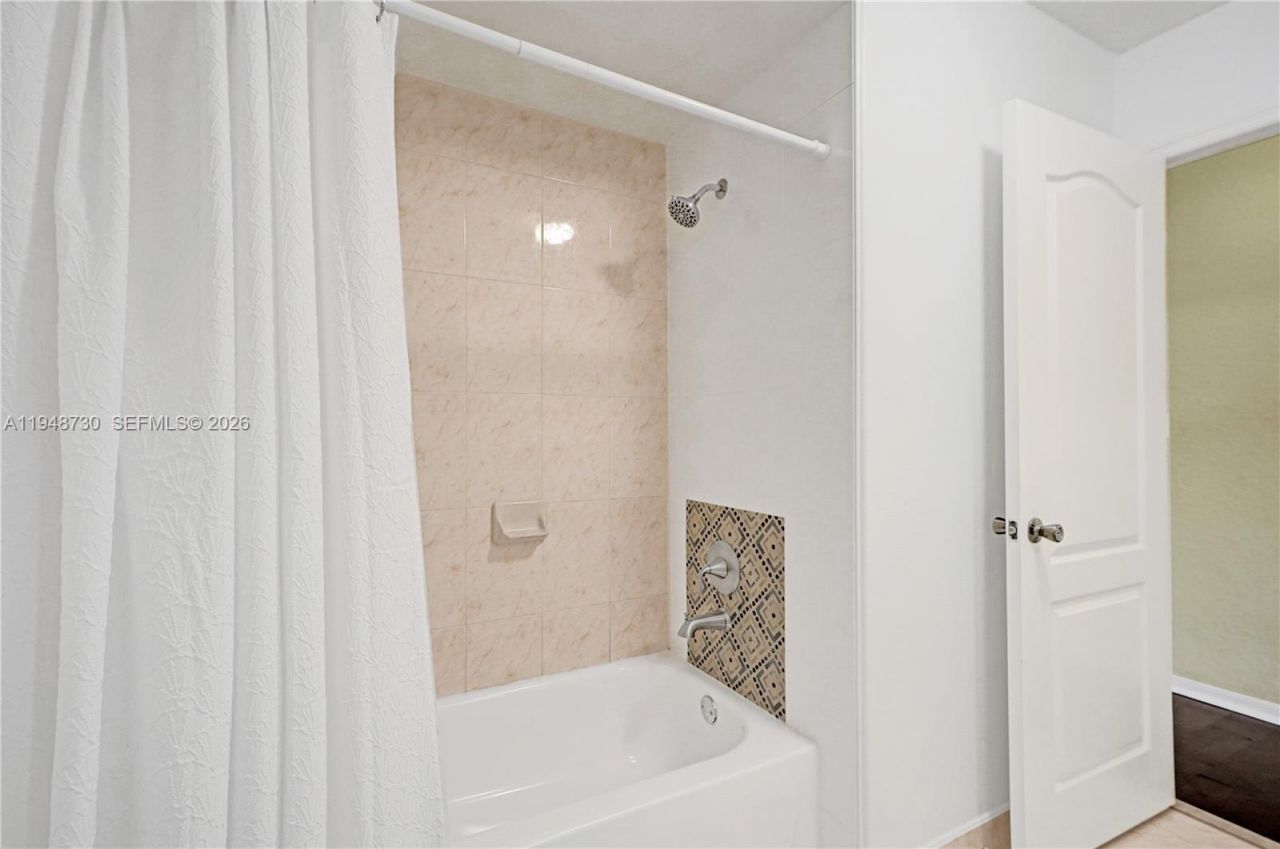 5502 SW 162nd Pl, Miami, FL 33185 Photo