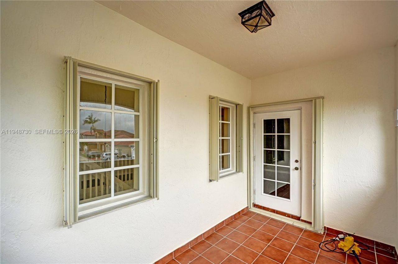 5502 SW 162nd Pl, Miami, FL 33185 Photo