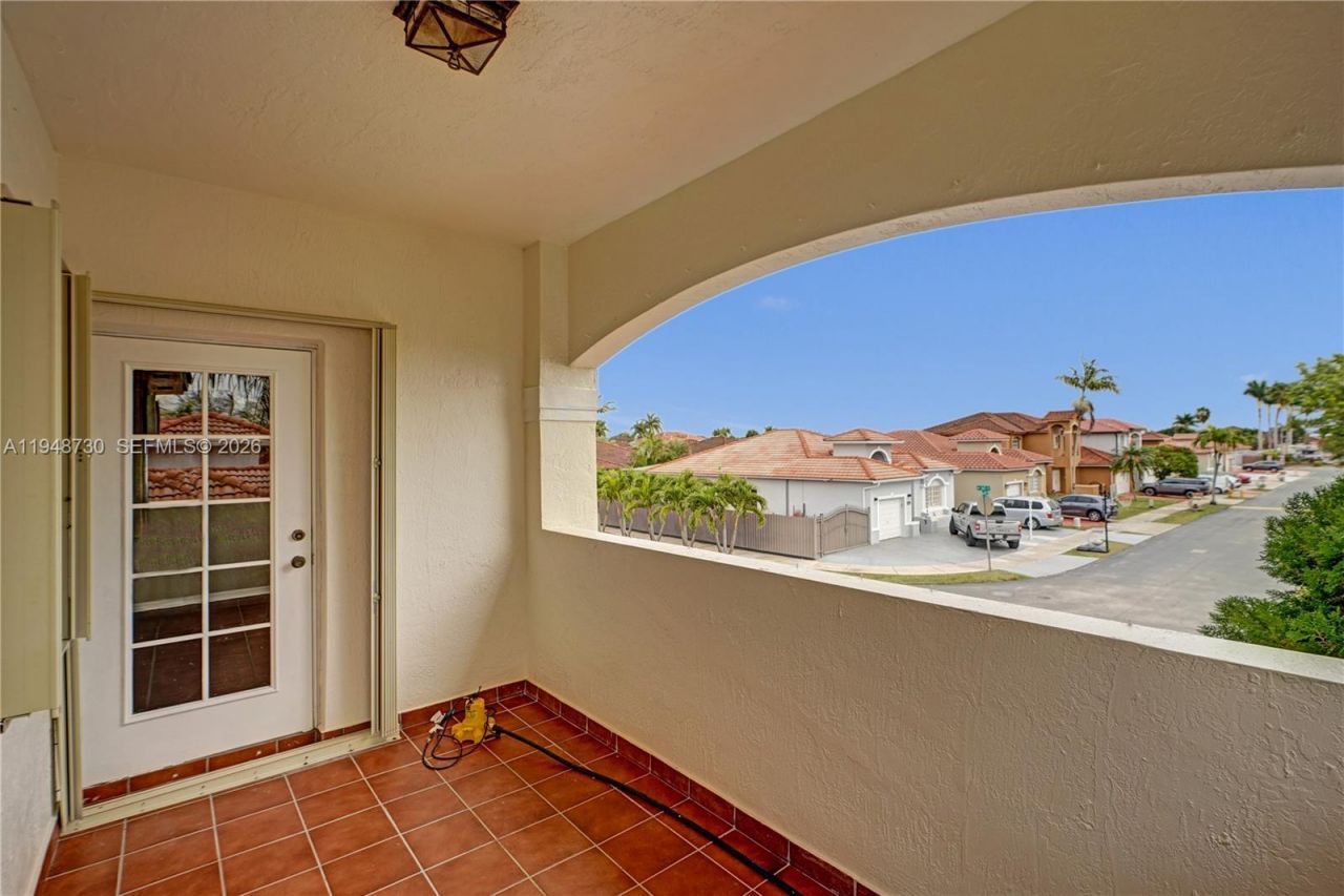 5502 SW 162nd Pl, Miami, FL 33185 Photo