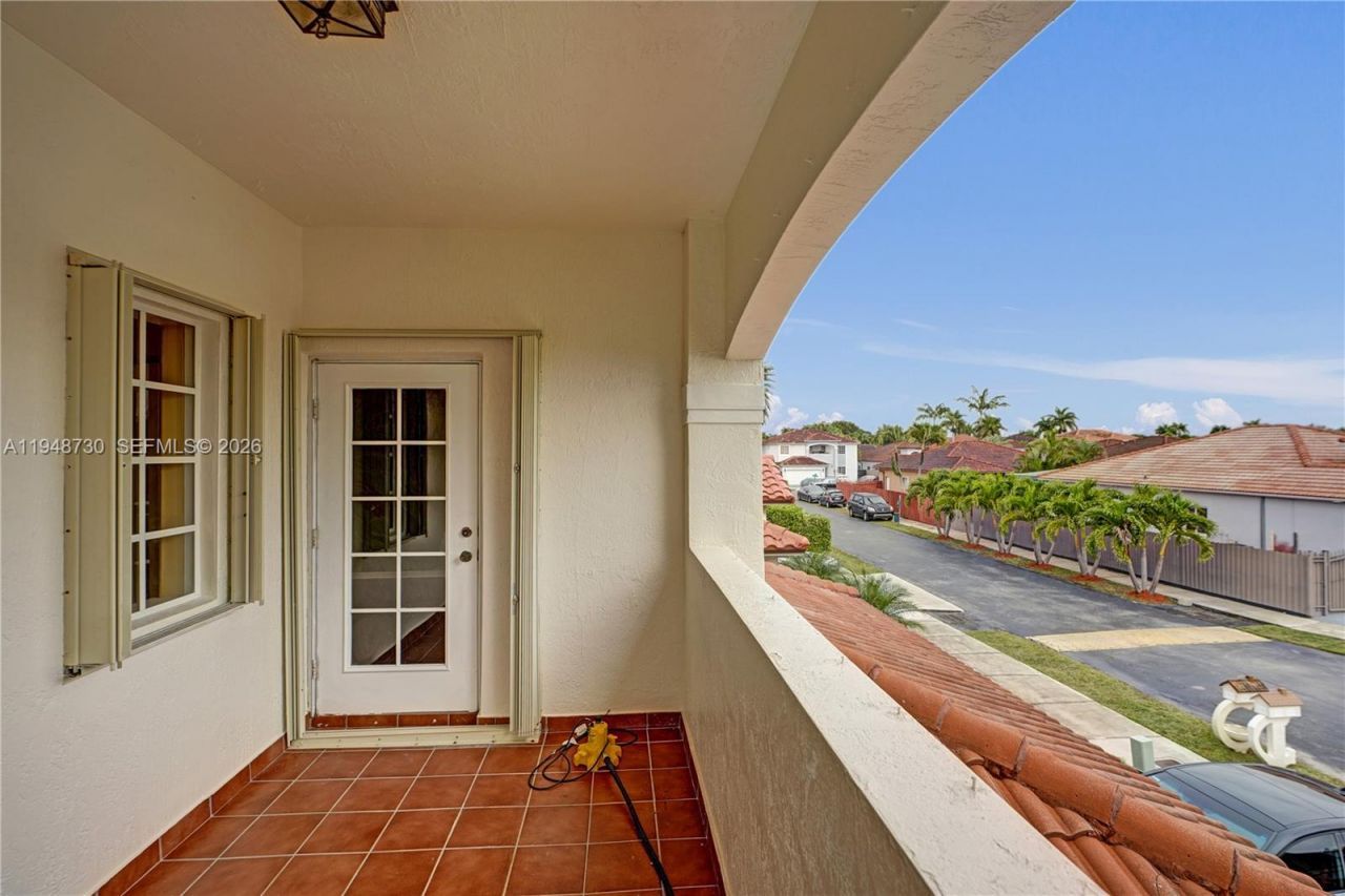 5502 SW 162nd Pl, Miami, FL 33185 Photo