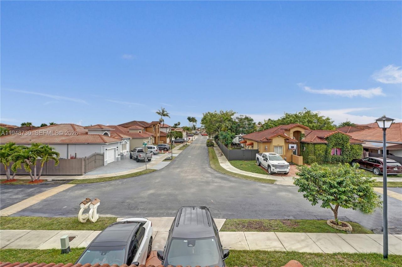 5502 SW 162nd Pl, Miami, FL 33185 Photo