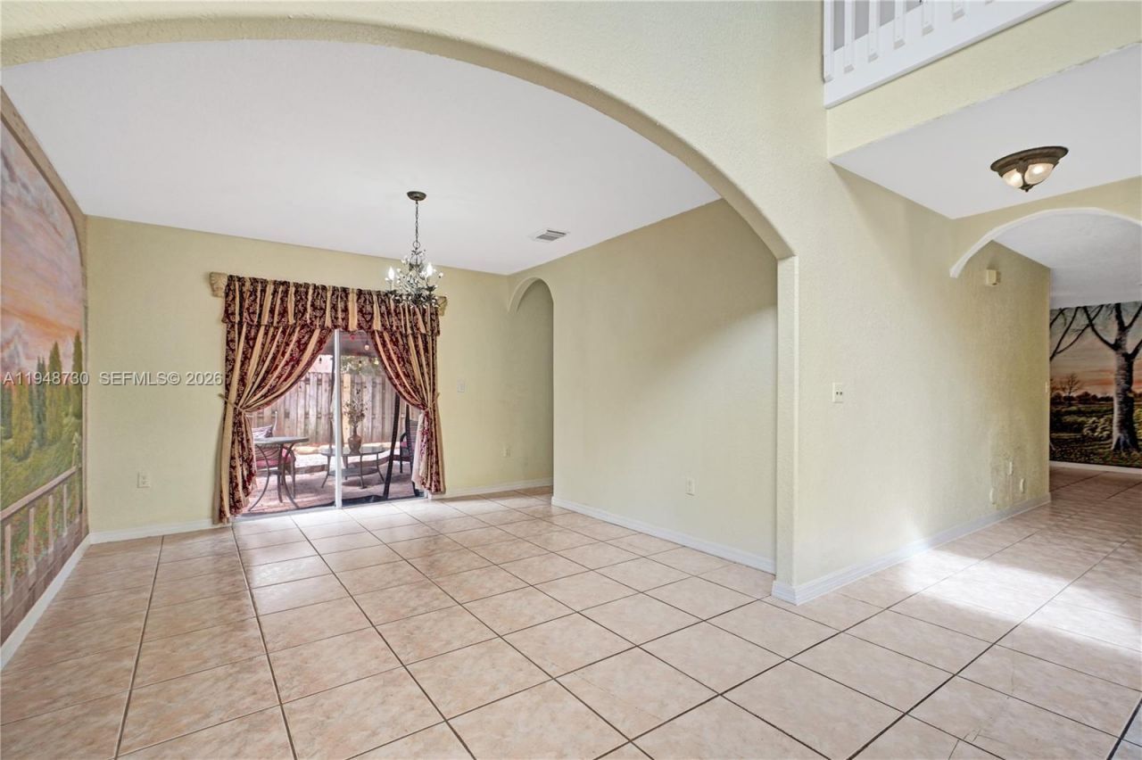 5502 SW 162nd Pl, Miami, FL 33185 Photo