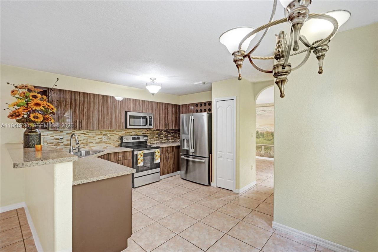 5502 SW 162nd Pl, Miami, FL 33185 Photo