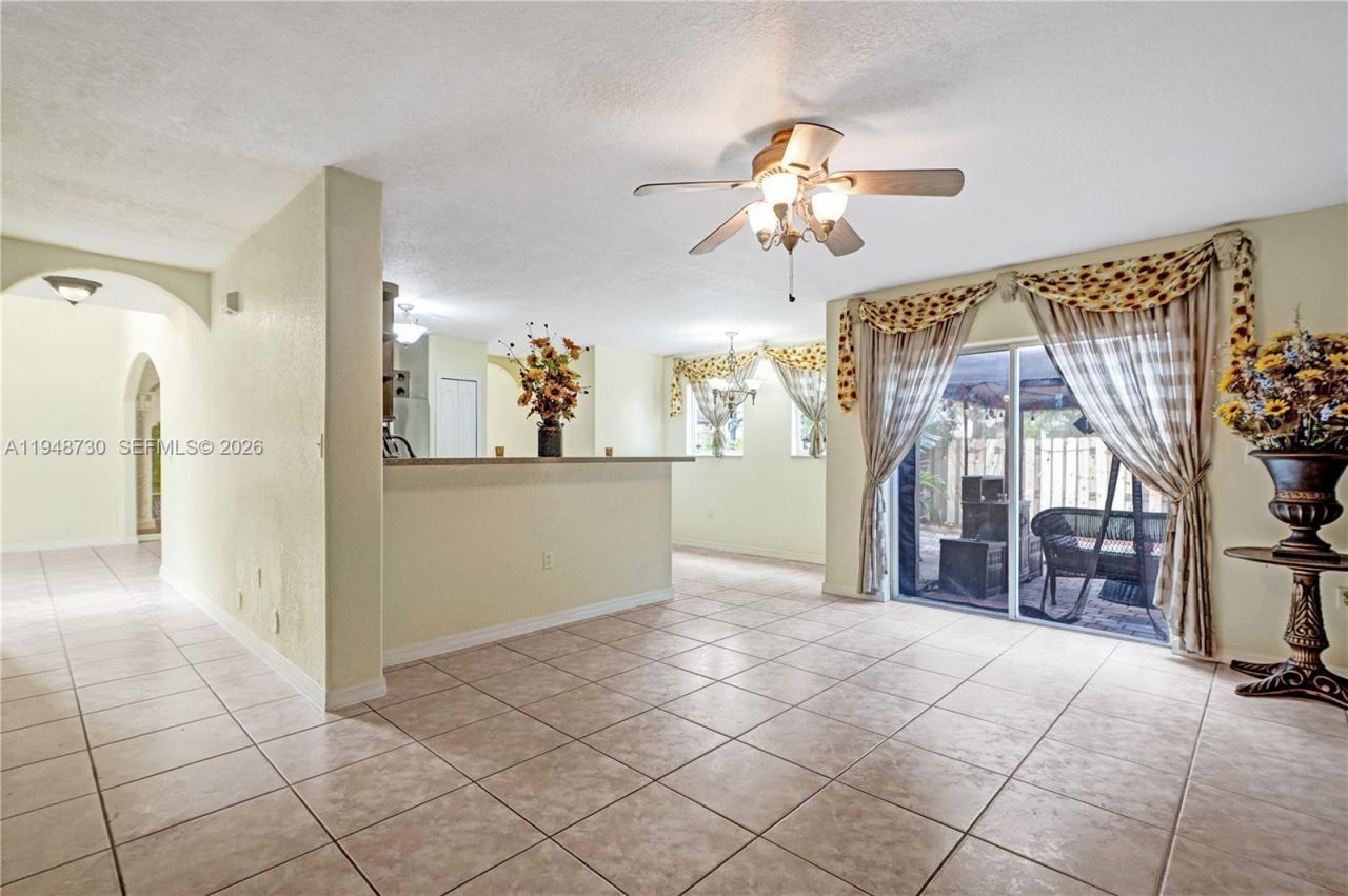 5502 SW 162nd Pl, Miami, FL 33185 Photo