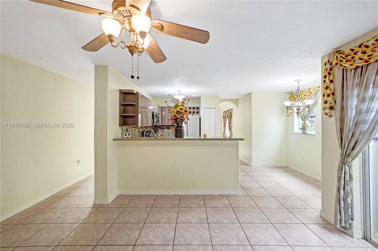 5502 SW 162nd Pl, Miami, FL 33185 Photo