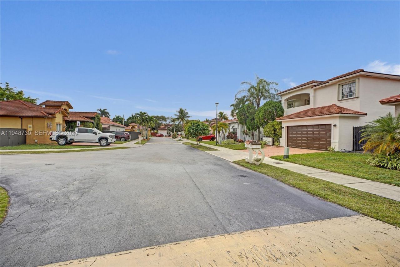 5502 SW 162nd Pl, Miami, FL 33185 Photo