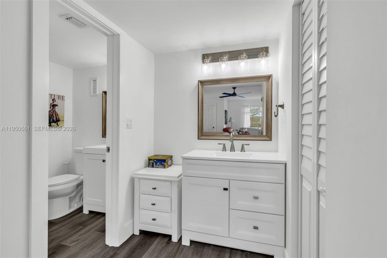 3910 Inverrary Blvd , Unit 503-B, Lauderhill, FL 33319 Photo